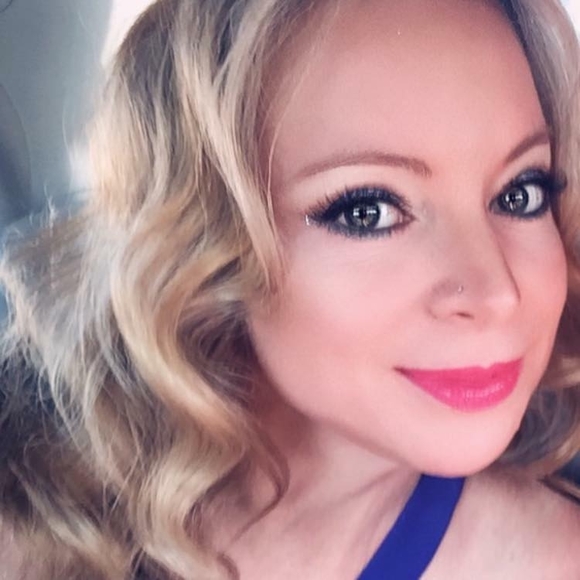 Meet your Posher, Katherine - Picture 1 of 1